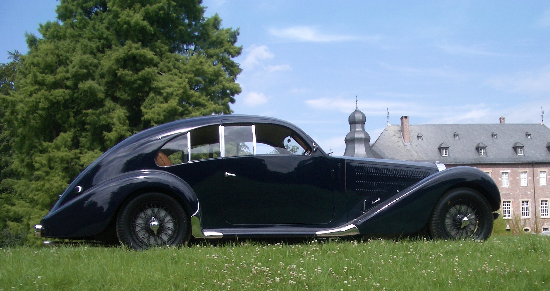 Bugatti-T57-3300-cc-1938